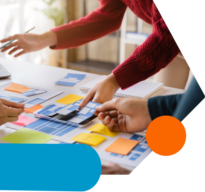 Equipo de trabajo conviviendo para generar proyecto de automatización